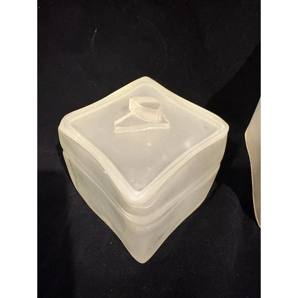 Vintage MCM ? Lucite Tissue box cover canister pale yellow